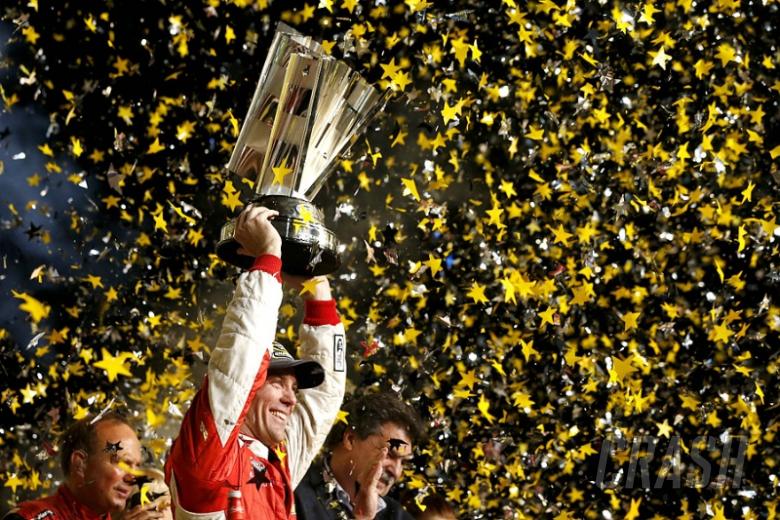 Harvick clinches 2014 title with Homestead win