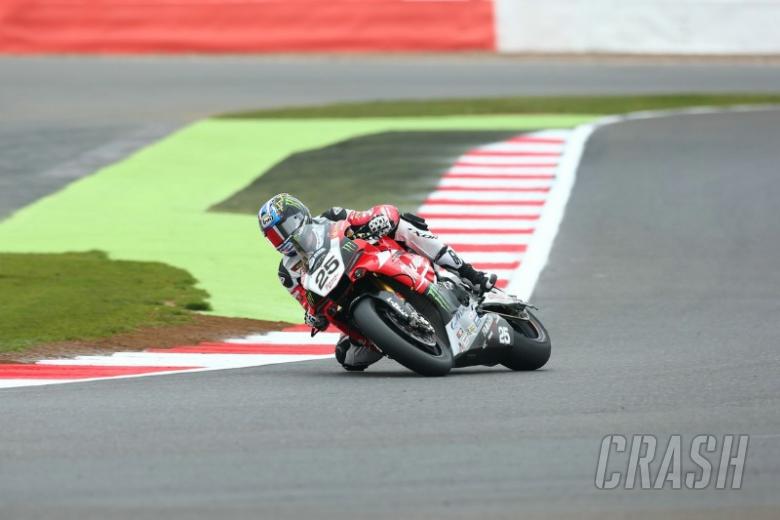 Brookes smashes lap record for pole, Byrne 10th