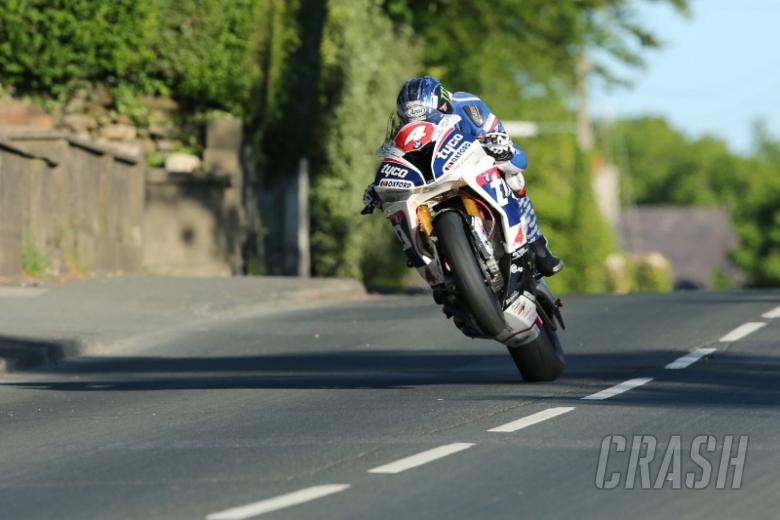 TT 2016: Hutchy doubles up with Superstock win