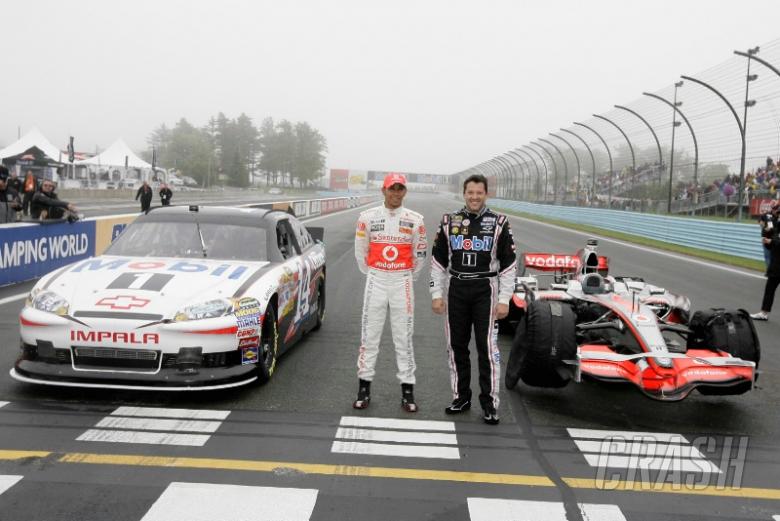 Lewis Hamilton and Tony Stewart swap cars at Watkins Glen!