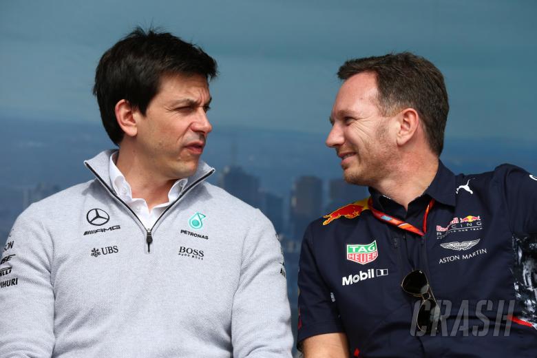  - Free Practice 2, Toto Wolff (GER) Mercedes AMG F1 Shareholder and Executive Director and Christian Horner (GBR), Red Bull