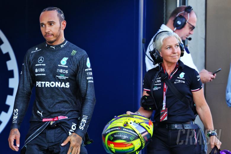 Lewis Hamilton (GBR) Mercedes AMG F1 and Angela Cullen (NZL) Mercedes AMG F1 Physiotherapist. Formula 1 World