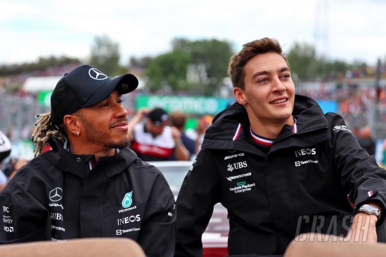 (L to R): Lewis Hamilton (GBR) Mercedes AMG F1 and team mate George Russell (GBR) Mercedes AMG F1 on the drivers parade.
