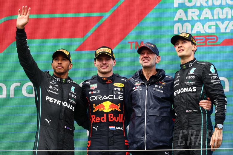 1st place for Max Verstappen (NLD) Red Bull Racing RB18, 2nd Lewis Hamilton (GBR) Mercedes AMG F1 W13, 3rd place George
