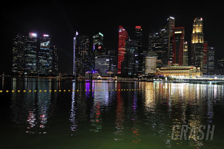 Circuit atmosphere - scenic Singapore. Formula 1 World Championship, Rd 17, Singapore Grand Prix, Marina Bay Street