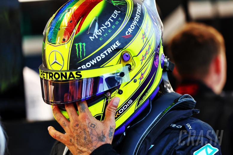 Lewis Hamilton (GBR) Mercedes AMG F1. Formula 1 World Championship, Rd 17, Singapore Grand Prix, Marina Bay Street