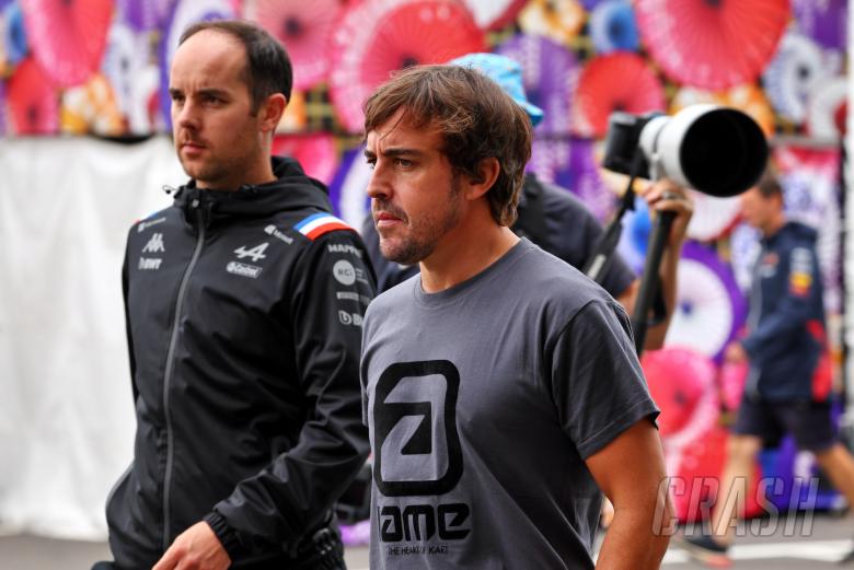 Fernando Alonso (ESP) Alpine F1 Team. Formula 1 World Championship, Rd 18, Japanese Grand Prix, Suzuka, Japan, Preparation