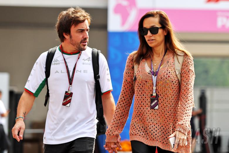 (L to R): Fernando Alonso (ESP) Alpine F1 Team with girlfriend Andrea Schlager (AUT) Journalist. Formula 1 World
