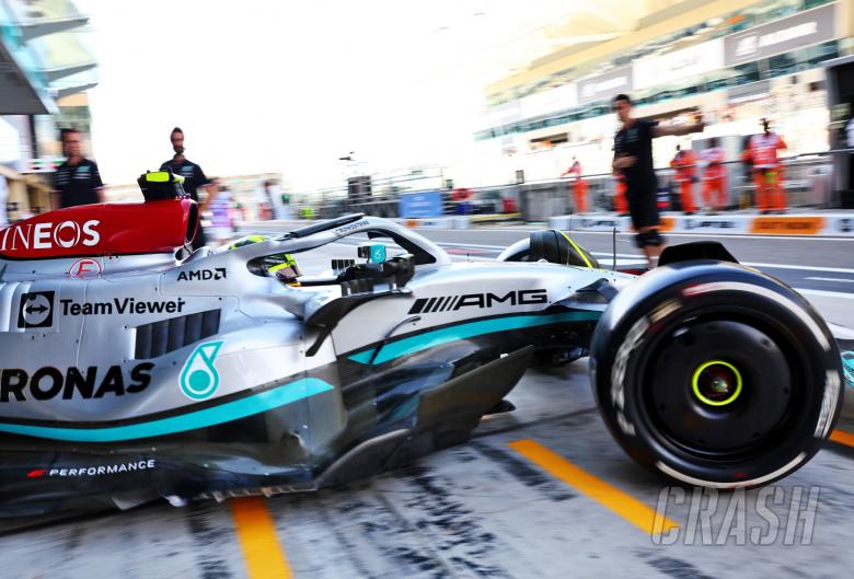 Lewis Hamilton (GBR) Mercedes AMG F1 W13 leaves the pits. Formula 1 World Championship, Rd 22, Abu Dhabi Grand Prix, Yas
