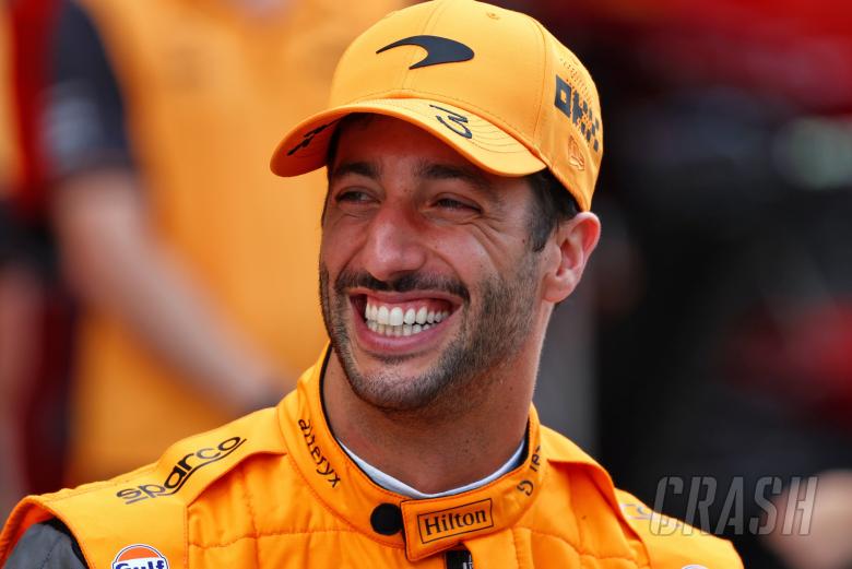 Daniel Ricciardo (AUS) McLaren at a team photograph. Formula 1 World Championship, Rd 22, Abu Dhabi Grand Prix, Yas Marina