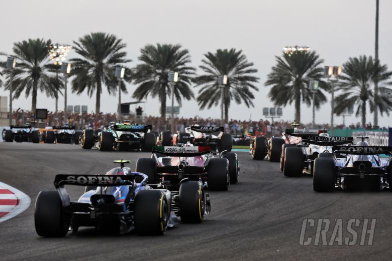 Nicholas Latifi (CDN) Williams Racing FW44 at the start of the race. Formula 1 World Championship, Rd 22, Abu Dhabi Grand