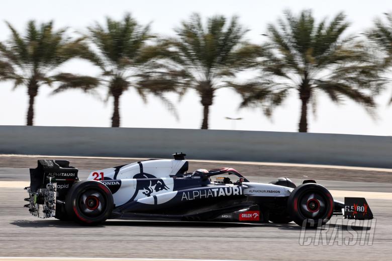 Nyck de Vries (NLD) AlphaTauri AT04 with sensor equipment. Formula 1 Testing, Sakhir, Bahrain, Day Three.
-
