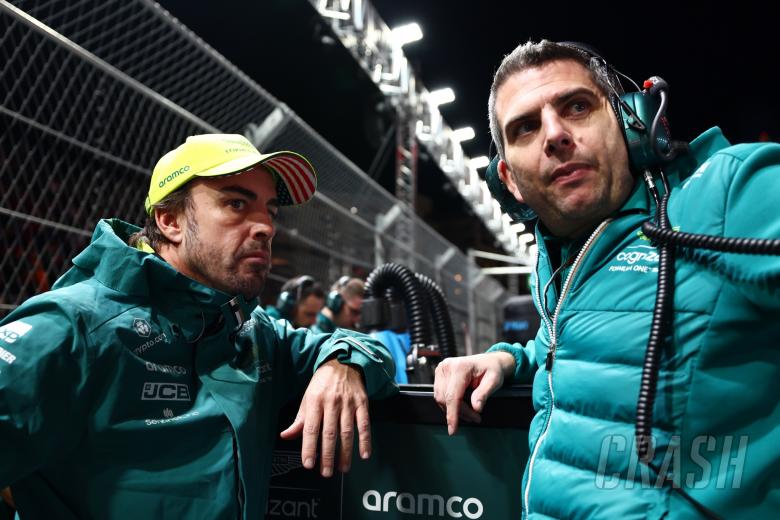 Fernando Alonso (ESP) Aston Martin F1 Team on the grid. Formula 1 World Championship, Rd 22, Las Vegas Grand Prix, Las