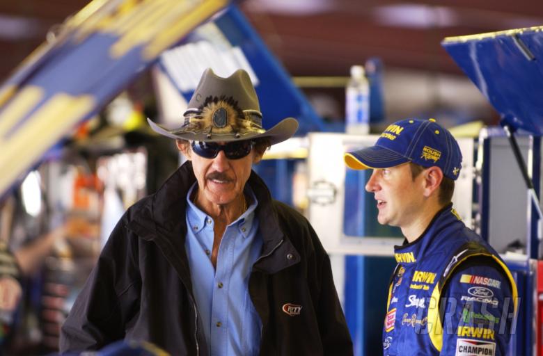 Richard Petty and Kurt Busch, Aaron`s 499, Talladega, Alabama, Nascar, Nextel Cup,