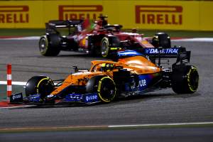 VIDEO: Ferrari vs McLaren untuk P3 Konstruktor, Siapa Lebih Unggul?