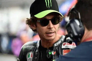 Rossi menertawakan rumor MotoGP 2021 terbaru, pengumumannya segera