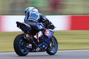 Melandri: Either the bike doesn’t like me or my riding style