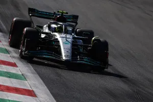 Lewis Hamilton (GBR), Mercedes AMG F1 Formula 1 World Championship, Rd 16, Italian Grand Prix, Monza, Italy, Qualifying