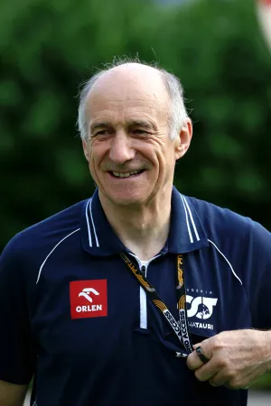 Franz Tost (AUT ) Ketua Tim AlphaTauri.Kejuaraan Dunia Formula 1, Rd 16, Grand Prix Singapura, Marina Bay Street