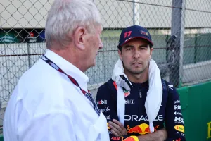 (L to R): Dr Helmut Marko (AUT) Red Bull Motorsport Consultant and Sergio Perez (MEX) Red Bull Racing on the grid. Formula