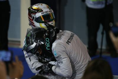 Lewis Hamilton and Nico Rosberg at the 2014 Bahrain Grand Prix