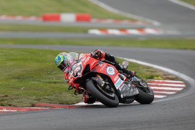 2022 British Superbike Oulton Park: Ray back to winning ways in runaway victory