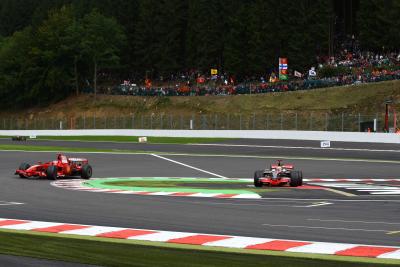 Hamilton: Spa 2008 'a lot different' to Vettel's Canada penalty