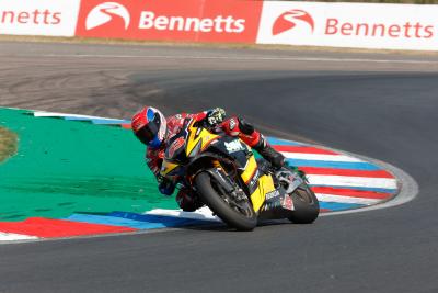 British Superbikes - Thruxton: Race one win for O’Halloran, photo for second