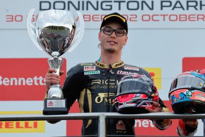British Superbikes Donington Park: Kemenangan Ray menghentikan Sykes treble