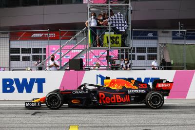 FIA Peringatkan Red Bull Soal Selebrasi Max Verstappen