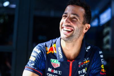 Ricciardo insists lack of F1 2024 seats “doesn’t scare me” 