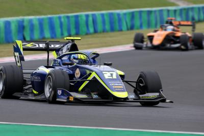 Barnicoat replaces Ahmed at Carlin for Silverstone F3 round