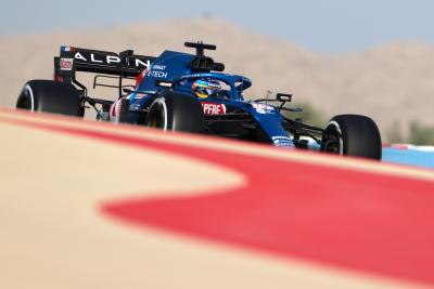 Alonso predicts “a few surprises” when F1 pecking order is revealed in Bahrain
