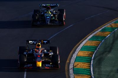 Hamilton: Verstappen tak terbendung dengan 'kecepatan gila dan downforce gila'