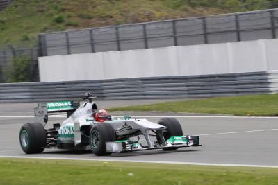 Terakhir Kali Seorang Schumacher Mengendarai Mobil F1 Mercedes