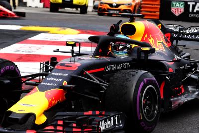 Are Mercedes, Red Bull or Ferrari a wildcard solution for Ricciardo?