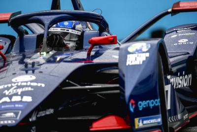 Cassidy claims shock maiden Formula E pole in damp Rome E-Prix qualifying