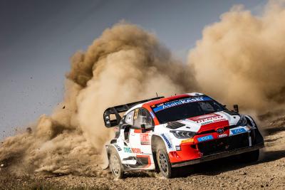 Evans and Toyota on top as rivals falter in Portugal