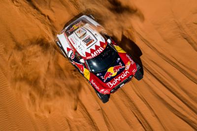 Sainz clinches third Dakar victory, Alonso 13th