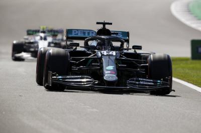 Hamilton mengambil MGU-K yang ditingkatkan setelah masalah mesin F1