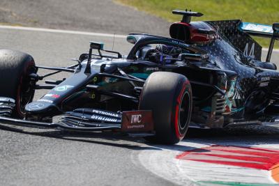Hamilton mengklaim tiang GP Italia dengan lap F1 tercepat yang pernah ada