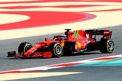 FOTO: Debut Mobil F1 2021 Ferrari dan Haas di Bahrain