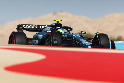 F1 GP Bahrain: Alonso Unggul 0,005 Detik dari Verstappen