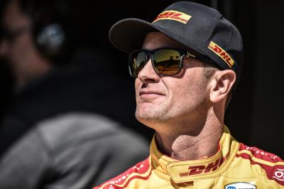 Ryan Hunter-Reay quickest in second practice