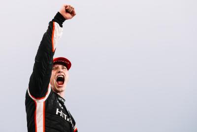 Newgarden melanjutkan dominasi Detroit dengan Race 2 Pole