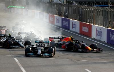 Mercedes: Lewis Hamilton Tak Sadar Pencet Tombol Ajaib