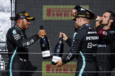 Hamilton hails outgoing Bottas as his “best teammate” in F1