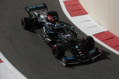 Hamilton dan Verstappen Teratas Jelang Kualifikasi F1 GP Abu Dhabi