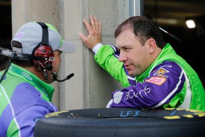 Fireworks erupt on pit road between Bowyer and Newman 