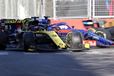 Ricciardo mengkhawatirkan respons Renault terhadap kecelakaan balik Baku
